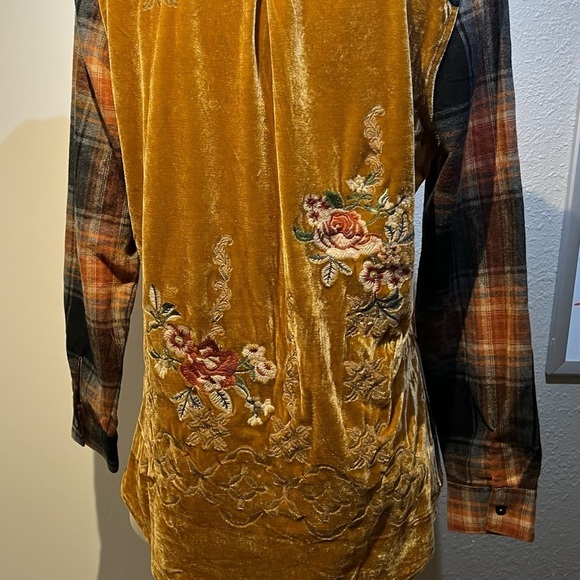Plaid velvet back embroidered blouse nwt by Paparazzi - Picture 6 of 16